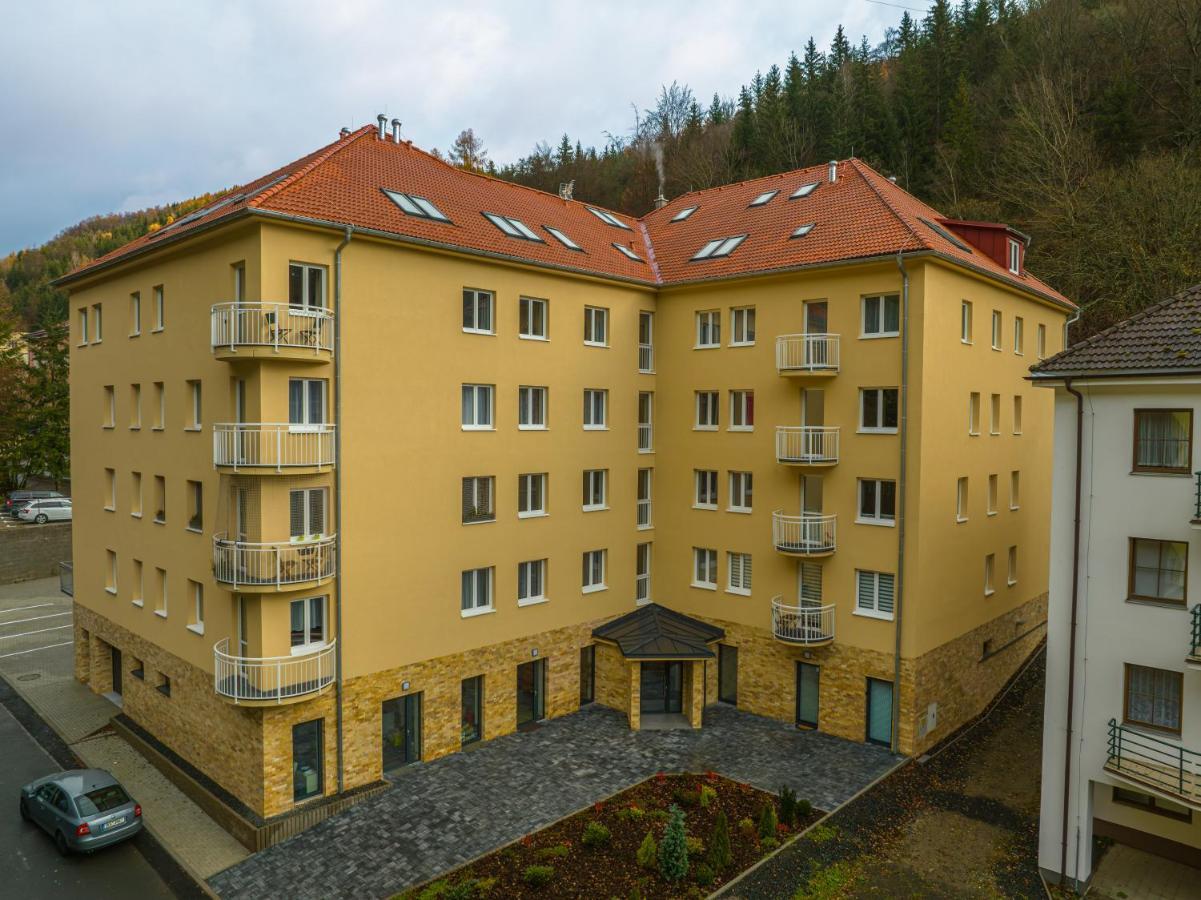 Forest Apartment With Sauna Яхимов Экстерьер фото